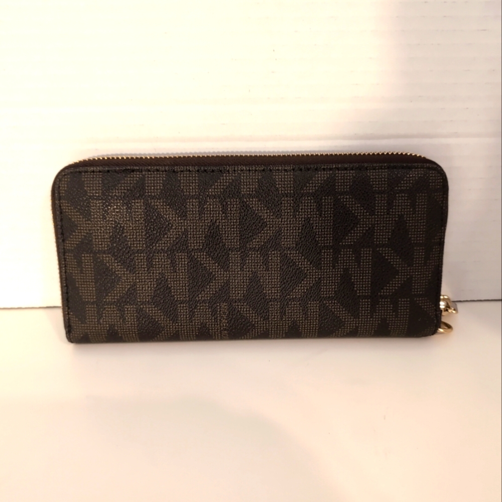 Michael Kors MK Logo Brown Gold Zip ‎ Clutch Continental Wallet - Picture 3 of 10
